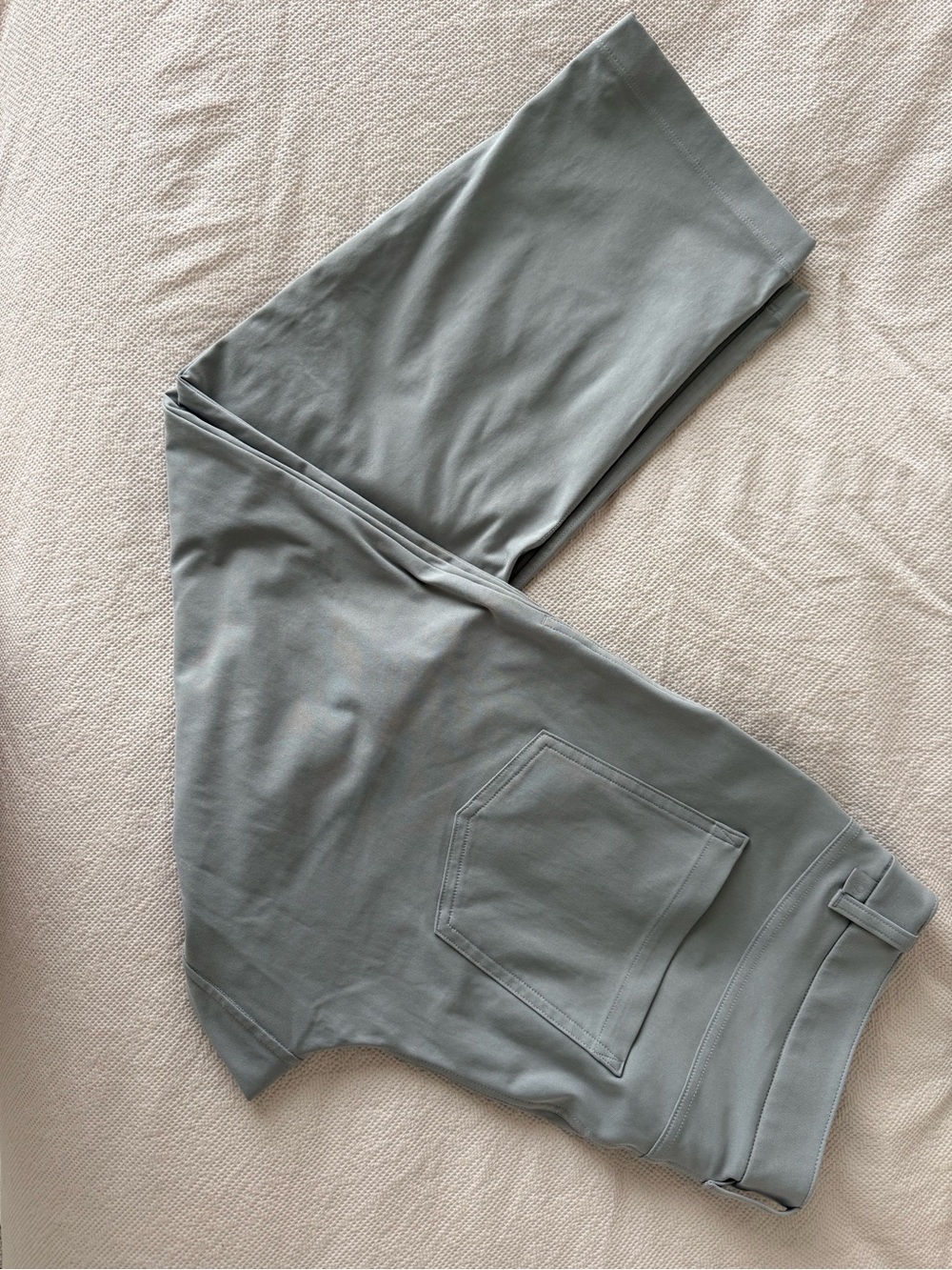 lululemon athletica ABC Relaxed 33x26 Light Gray Excellent!